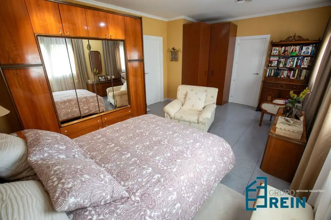 Dormitori de Casa o xalet en venda en Añover de Tajo amb Aire condicionat, Calefacció i Jardí privat