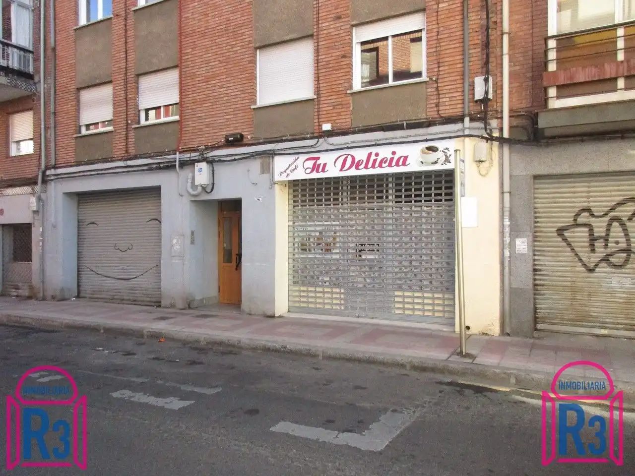 Local comercial en venda a San Mamés - La Palomera