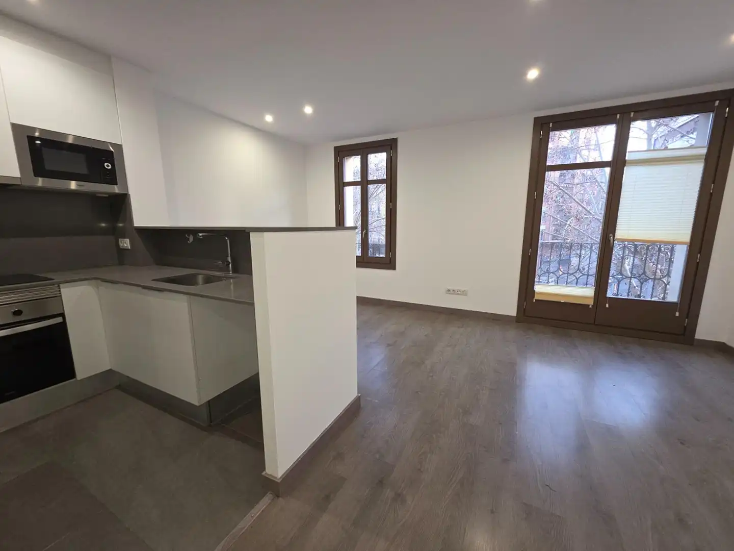 Piso con terraza en venta en Avenida del Paral·lel