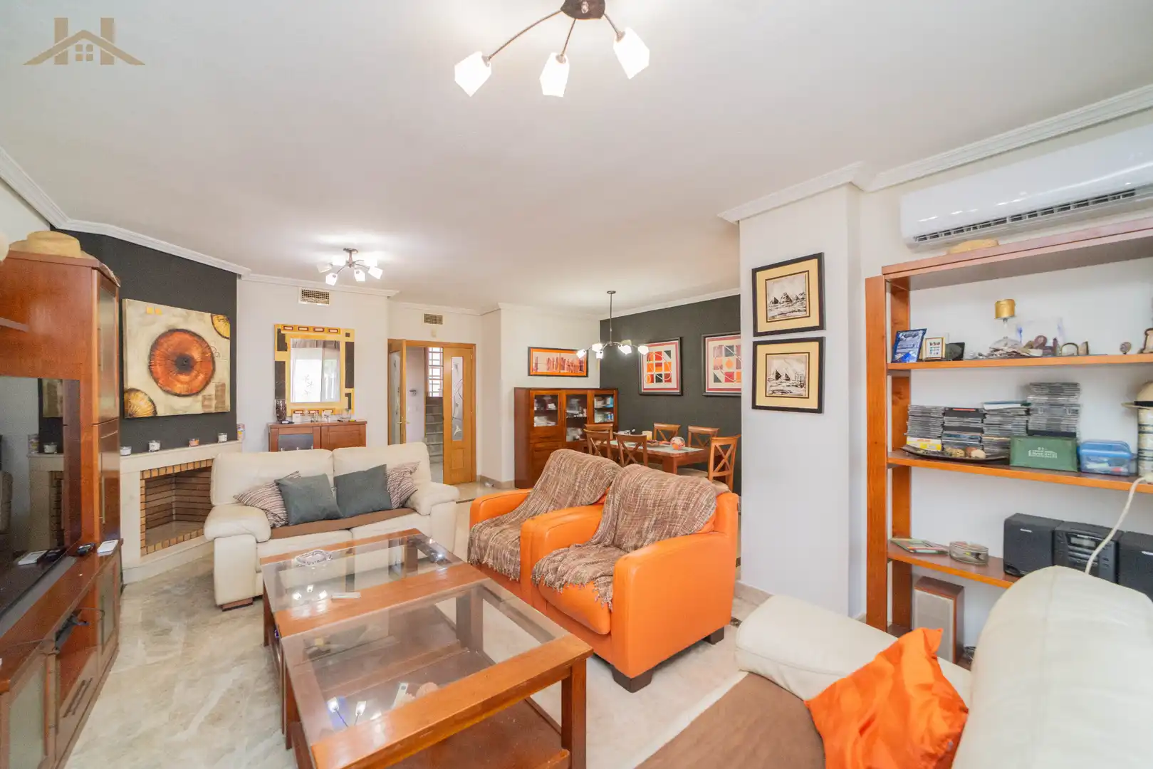 Vista exterior de Casa adosada en venta en Leganés con Aire acondicionado, Calefacción y Jardín privado