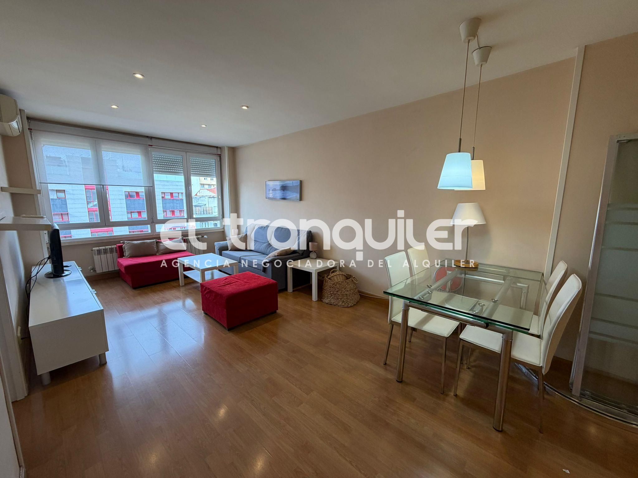 Living room of Flat to rent in  Madrid Capital  with Air Conditioner, Parquet flooring and Furnished