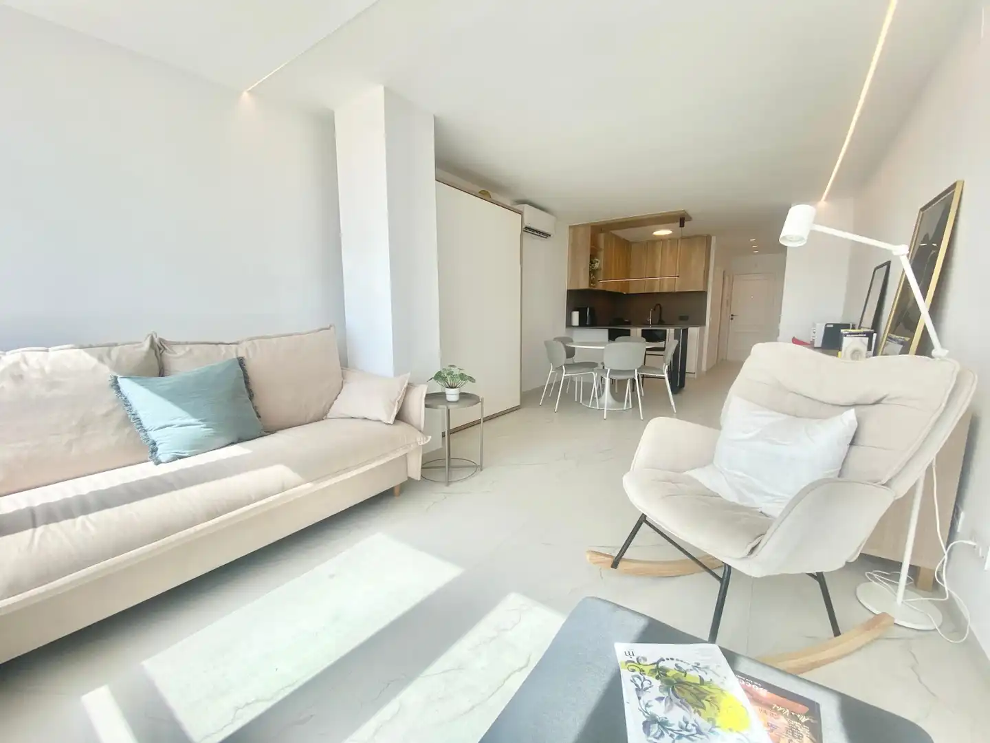 Wohnzimmer von Wohnung zur Miete in El Campello mit Klimaanlage, Schwimmbad und Möbliert