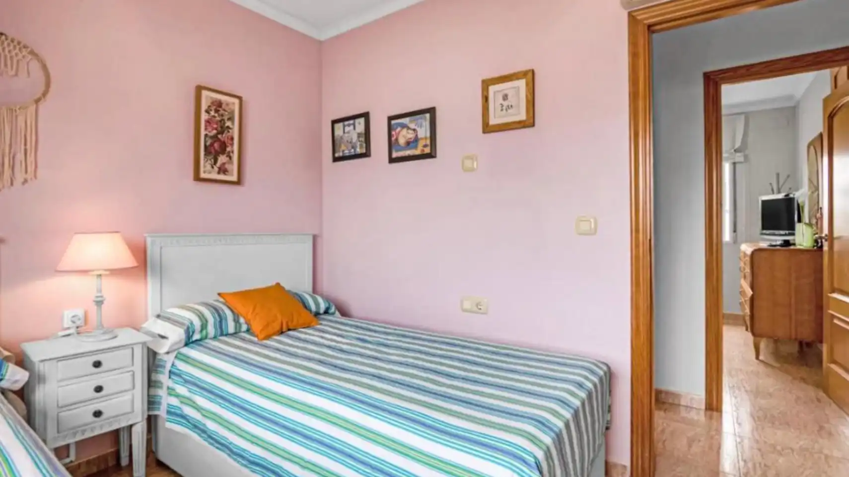 Schlafzimmer von Haus oder Chalet zum Verkauf in Dénia mit Klimaanlage, Heizung und Privatgarten