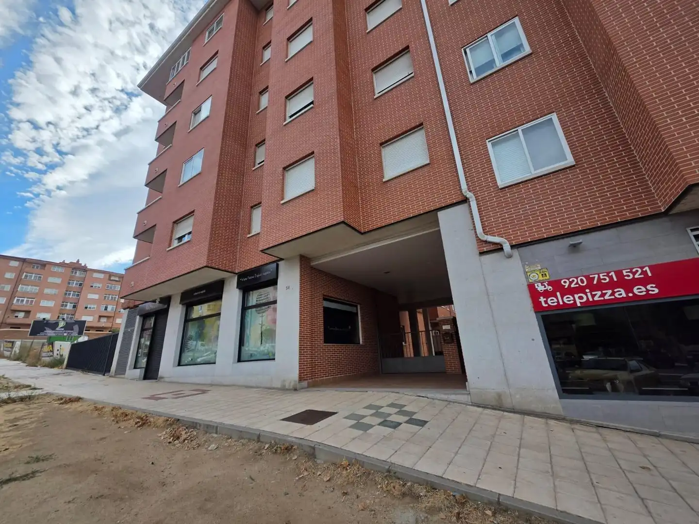 Außenansicht von Wohnung zur Miete in Ávila mit Heizung, Parkett und Terrasse
