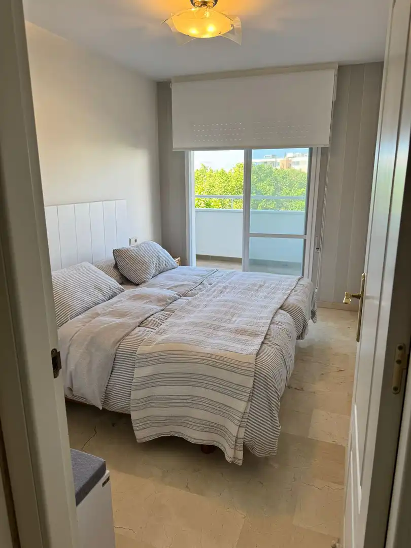 Dormitori de Apartament de lloguer en Marbella amb Aire condicionat, Calefacció i Terrassa