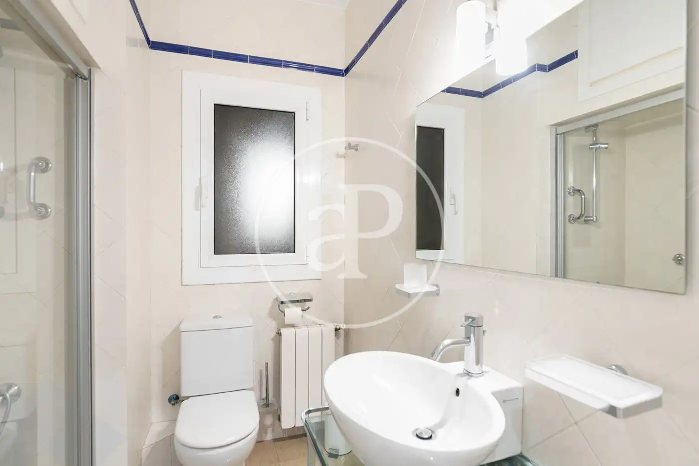 Baño de Piso en venta en Barcelona con Calefacción, Jardín privado y Terraza