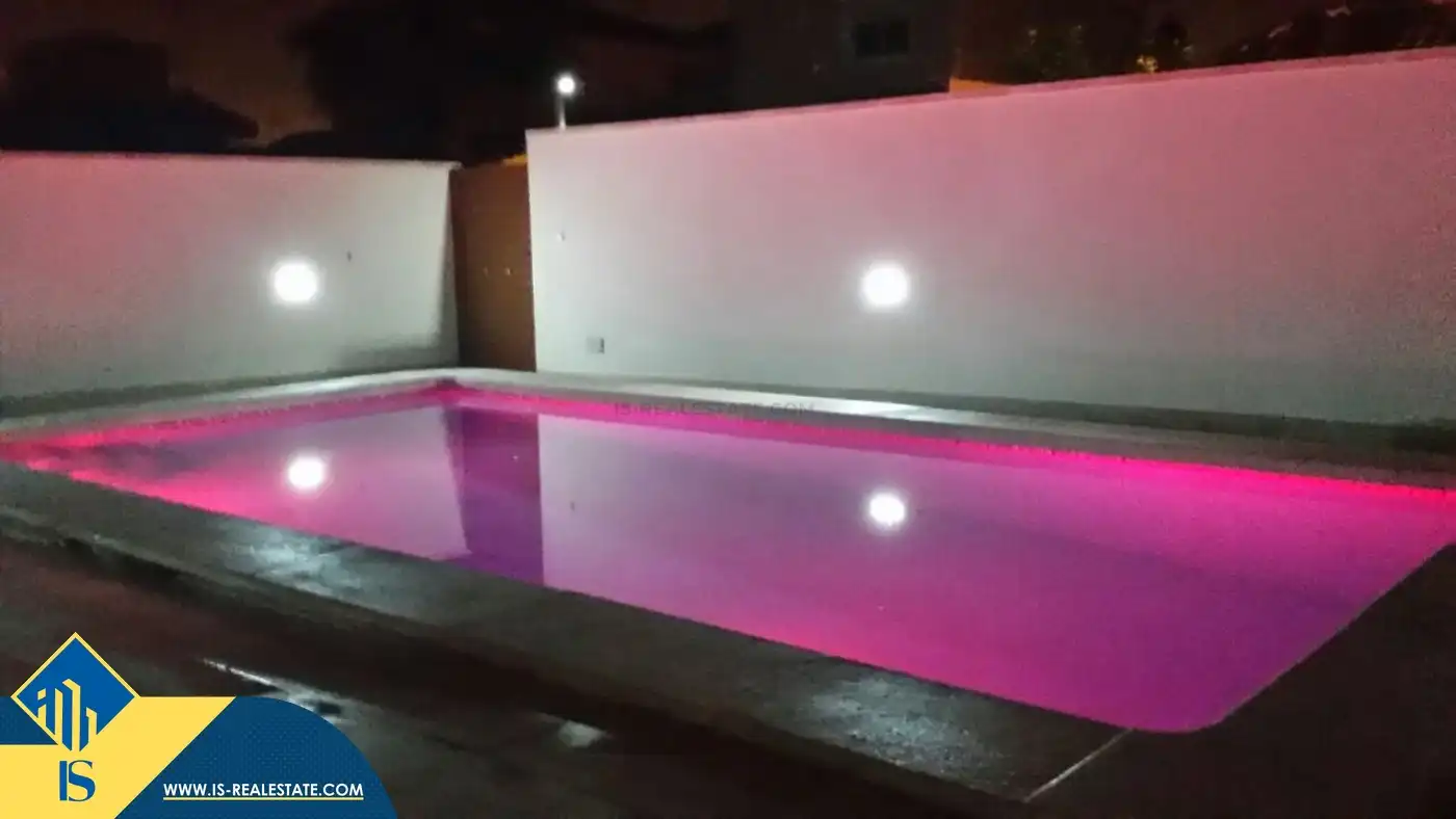 Schwimmbecken von Haus oder Chalet zur Miete in Torrevieja mit Klimaanlage, Terrasse und Schwimmbad