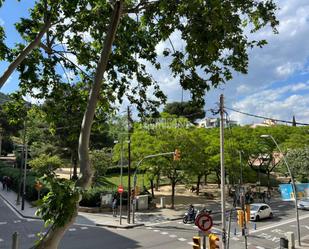 Exterior view of Flat for sale in  Barcelona Capital  with Air Conditioner