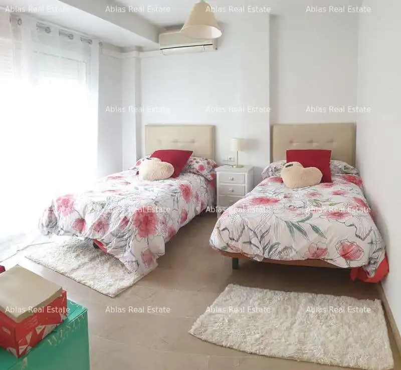 Habitación de Ático en venta en Catarroja con Terraza