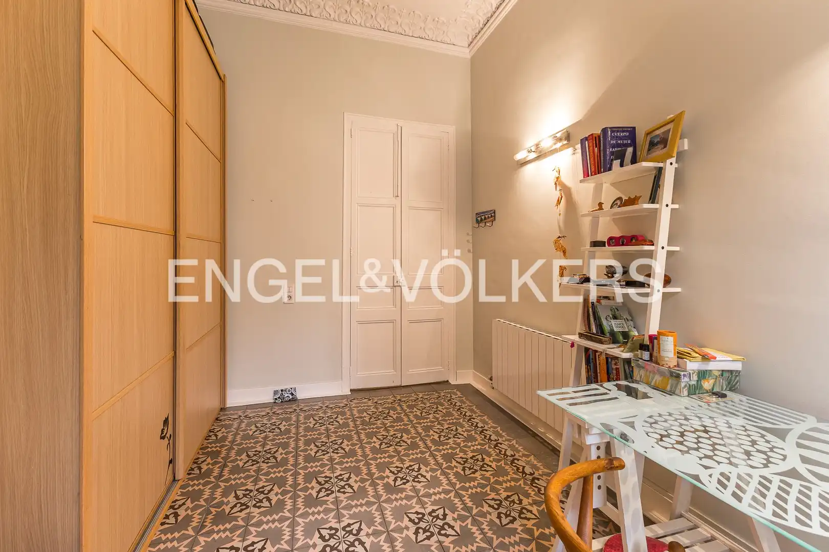 Flat for sale in Barcelona  with Air Conditioner, Heating and Balcony