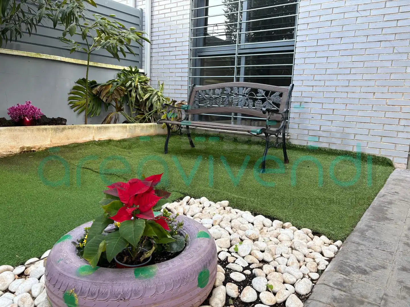 Jardín de Casa adosada en venta en Castellón de la Plana / Castelló de la Plana con Aire acondicionado, Calefacción y Jardín privado