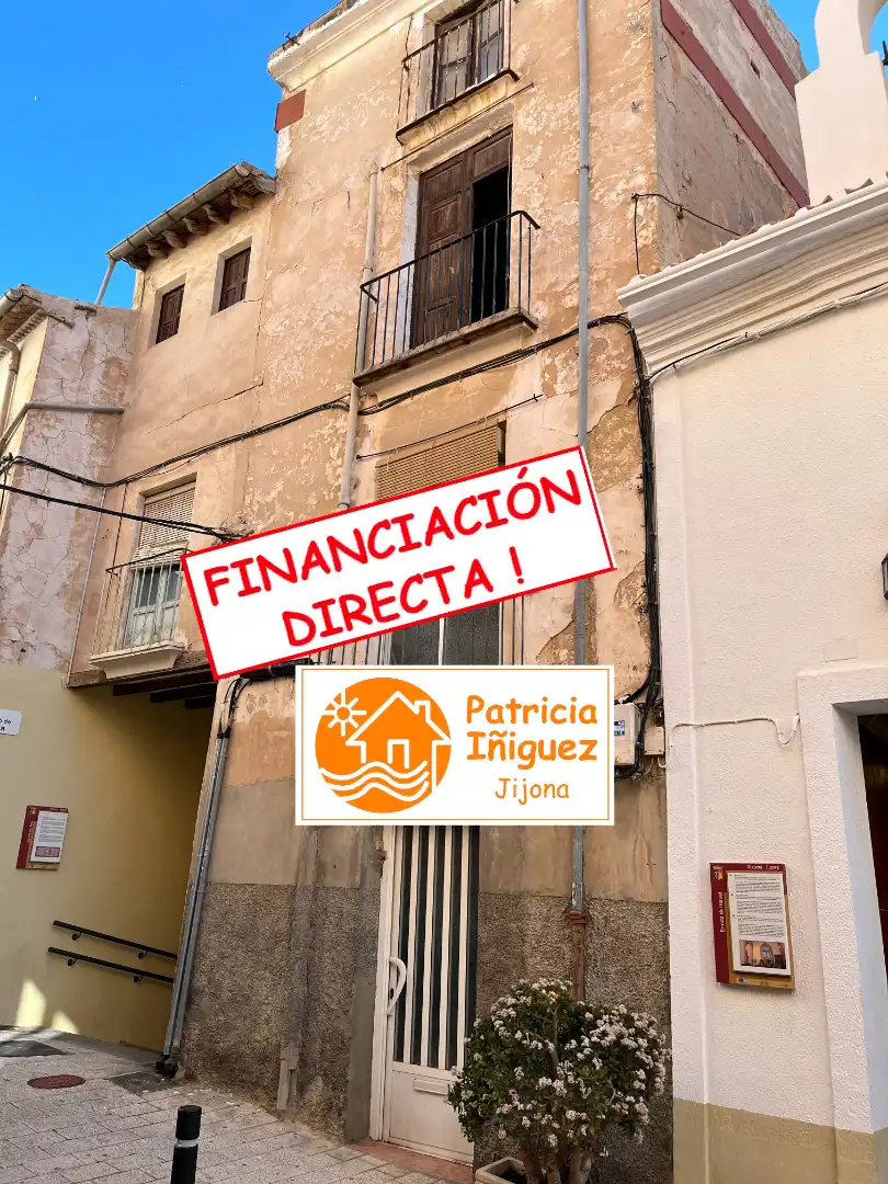 Casa adosada en venta en Carrer del Raval