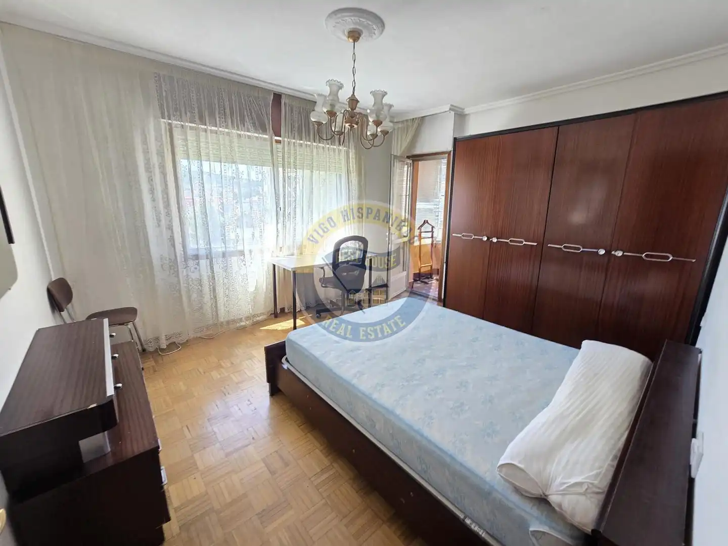 Habitación de Piso de alquiler en Vigo  con Calefacción, Parquet y Amueblado