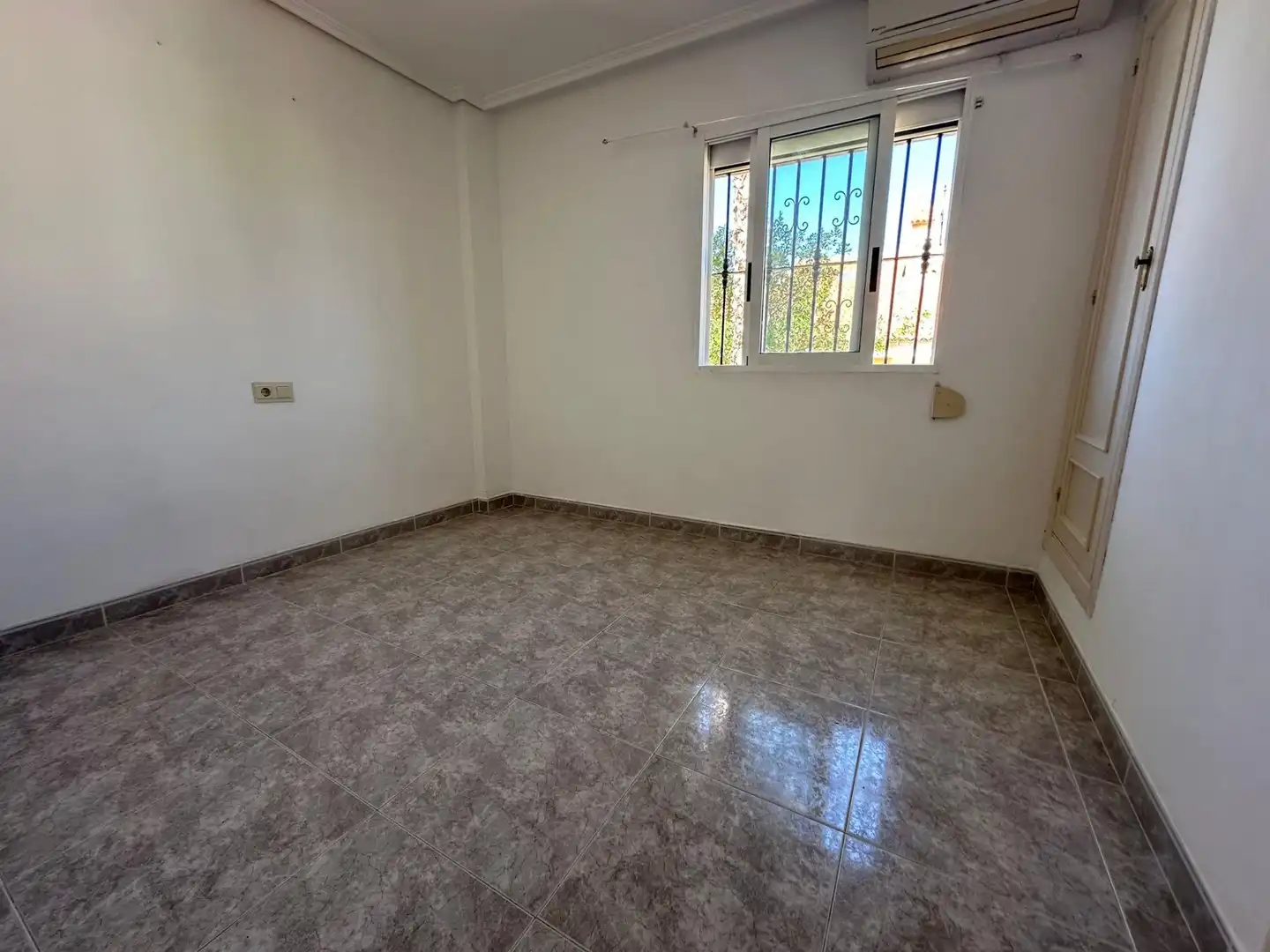Casa adosada en venta en Benidorm con Aire acondicionado, Calefacción y Jardín privado