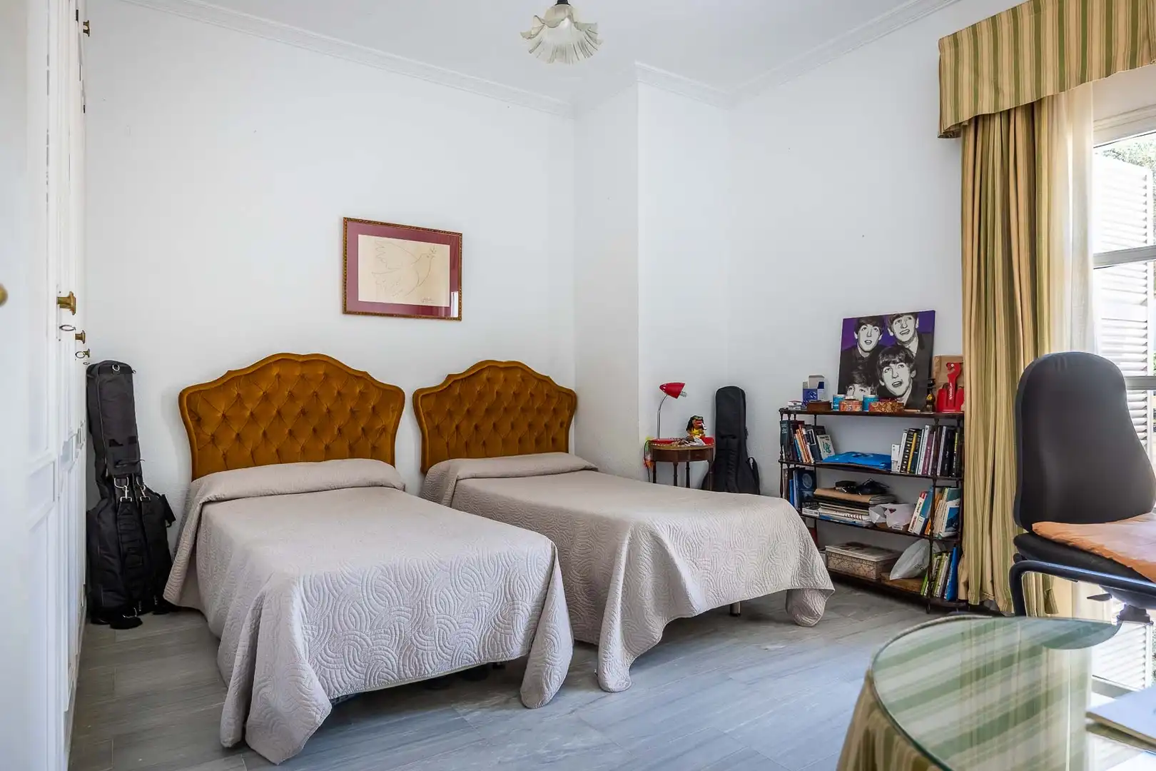 Dormitori de Casa o xalet en venda en Mairena del Aljarafe amb Aire condicionat, Jardí privat i Terrassa