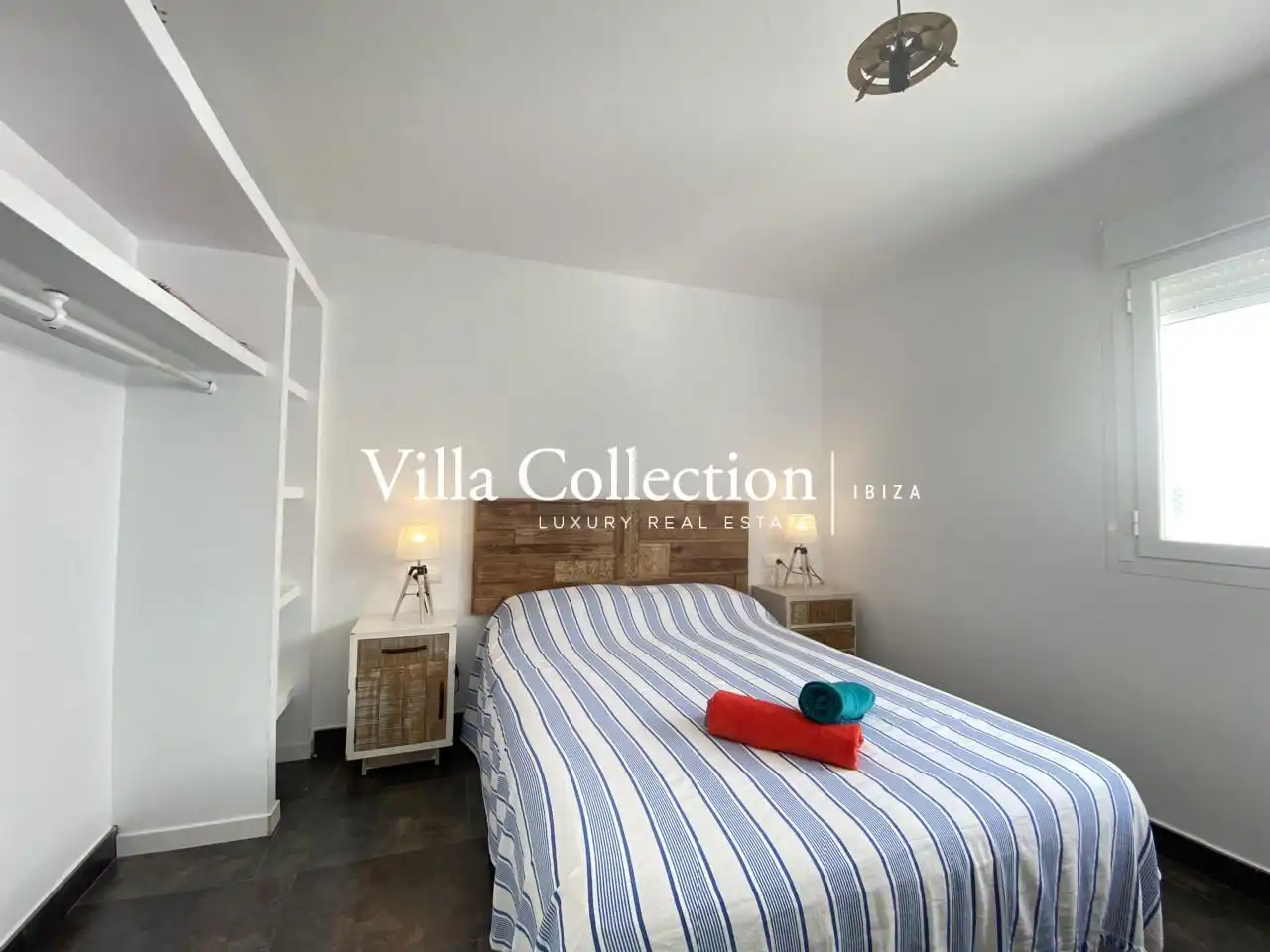 Schlafzimmer von Einfamilien-Reihenhaus zum Verkauf in Sant Josep de sa Talaia mit Privatgarten, Terrasse und Schwimmbad