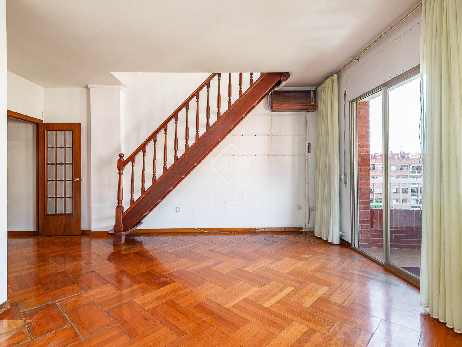 Ático en venta en  Barcelona Capital con Calefacción, Terraza y Balcón