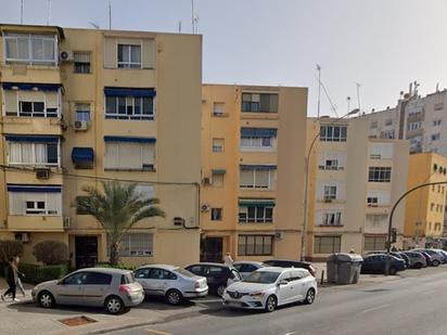 Exterior view of Flat for sale in  Sevilla Capital  with Air Conditioner