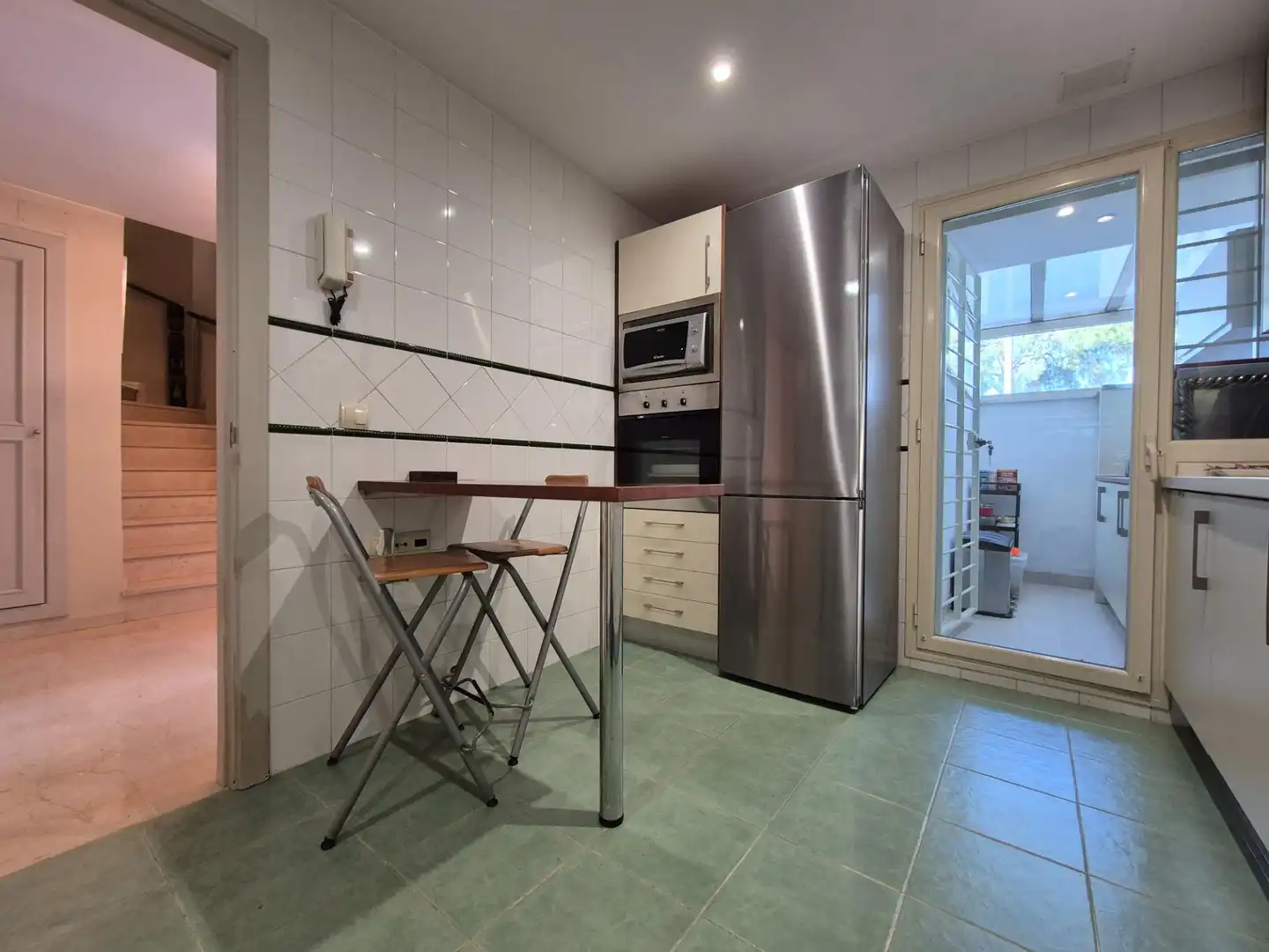 Cocina de Casa adosada de alquiler en Alcalá de Guadaira con Aire acondicionado, Calefacción y Jardín privado
