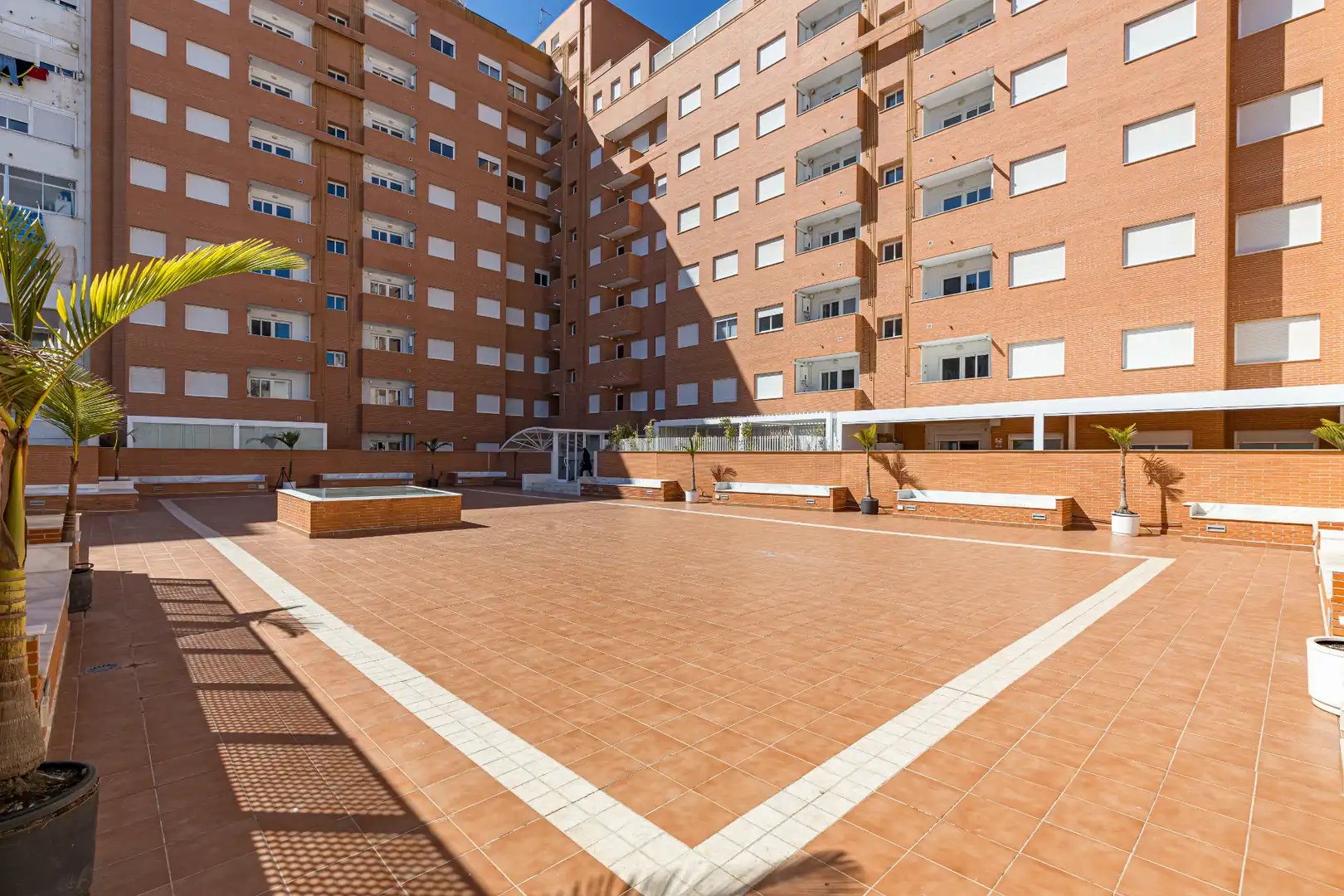 Pis d'obra nova amb terrassa en venda a Avenida Reina Victoria Eugenia 2, imagen 9