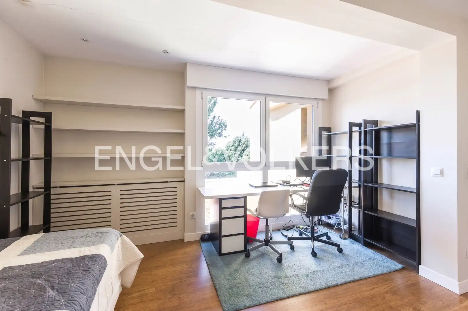 Bedroom of Houses for sale in La Moraleja  with Air Conditioner, Heating and Private garden
