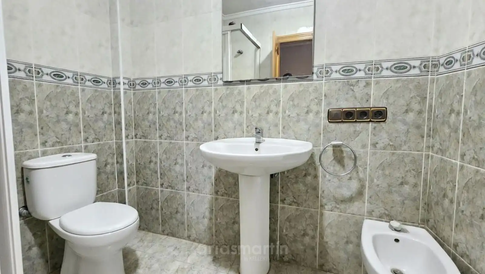 Baño de Piso de alquiler en Salamanca con Calefacción, Terraza y Amueblado