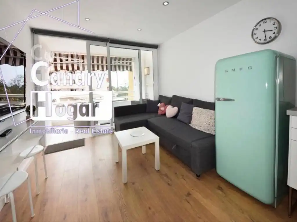 Sala de estar de Estudio en venta en Adeje con Aire acondicionado, Calefacción y Piscina comunitaria