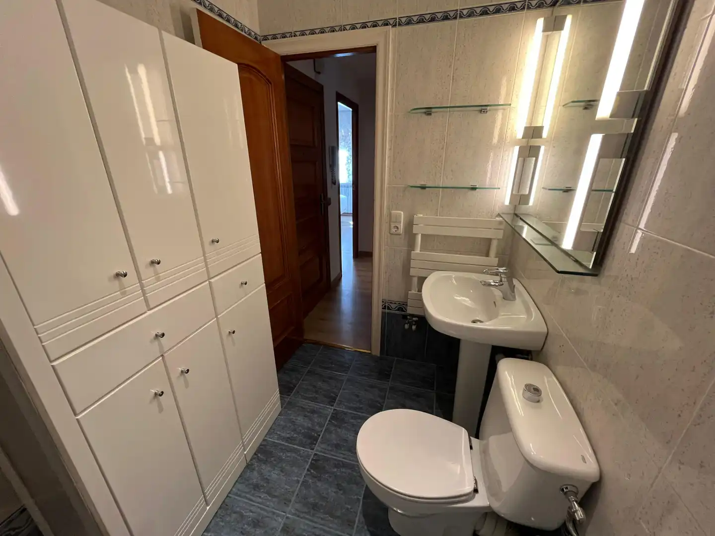 Bathroom of Flat for rent in Escaldes – Engordany  with Heating, Parquet flooring and Furnished