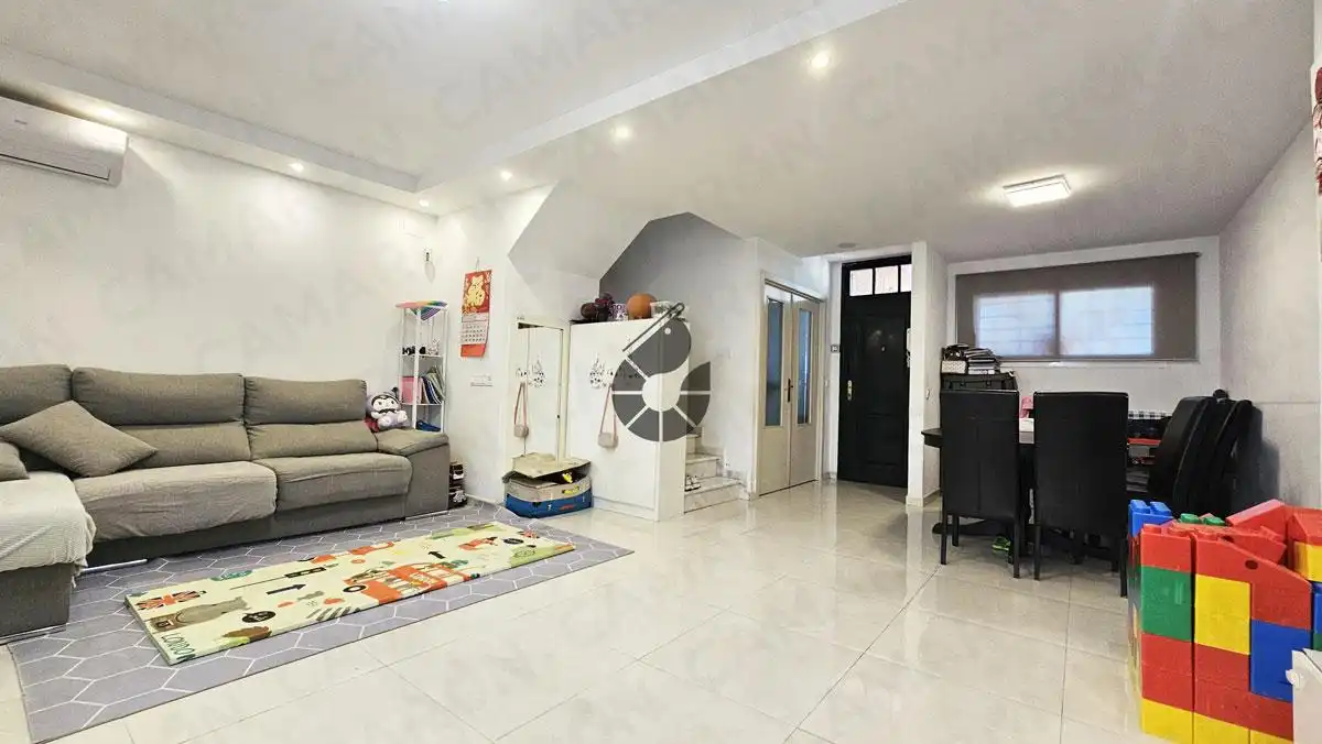 Casa adosada en venta en Coria del Río