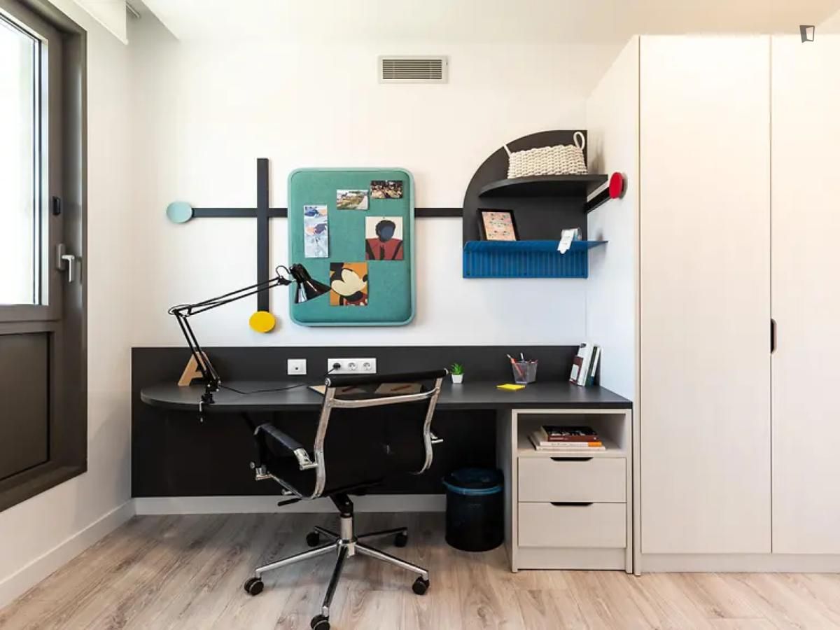 Bedroom of Flat to share in  Barcelona Capital  with Air Conditioner, Furnished and Internet