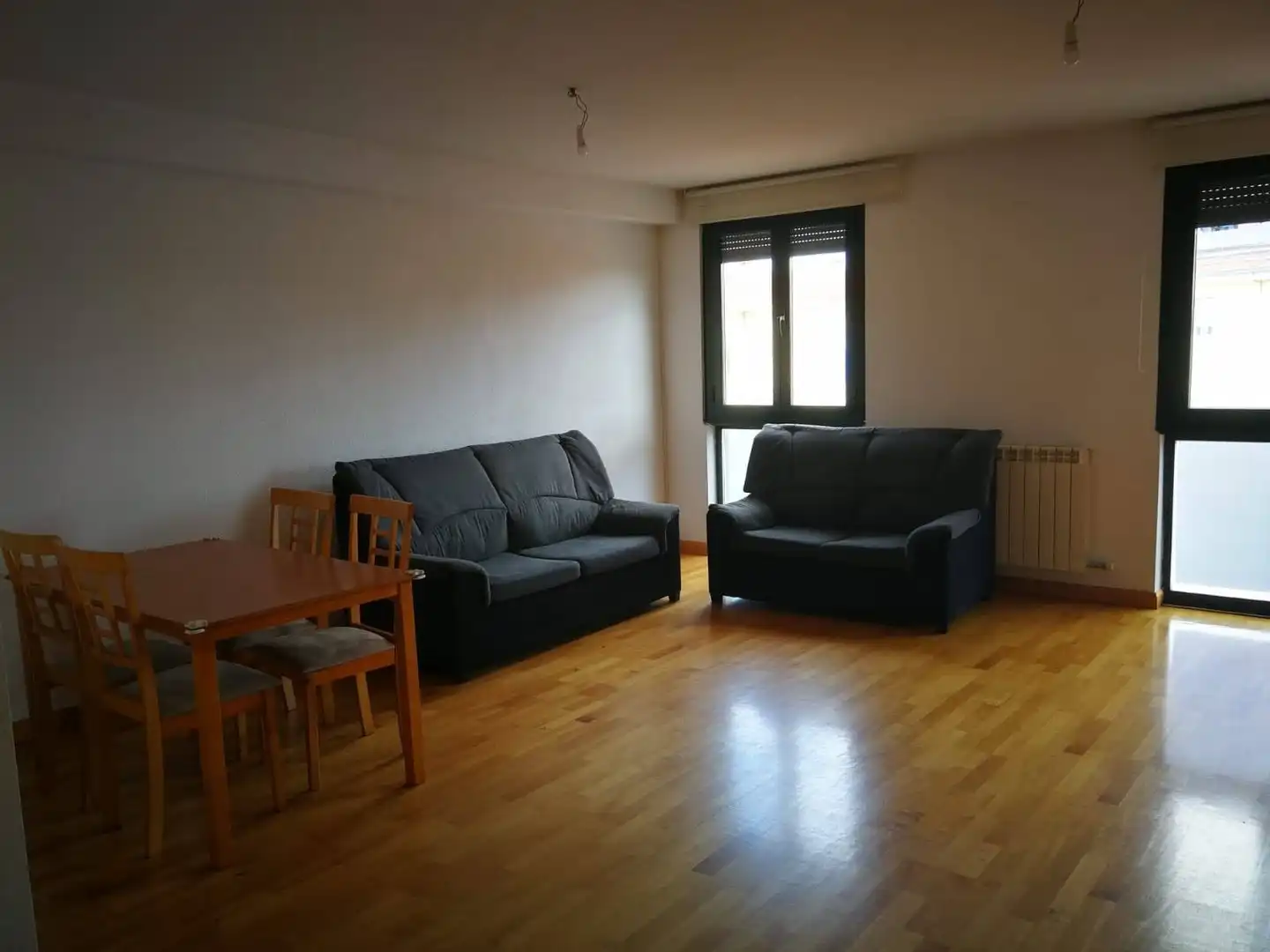 Sala de estar de Piso en venta en Villares de la Reina con Calefacción, Horno y Microondas