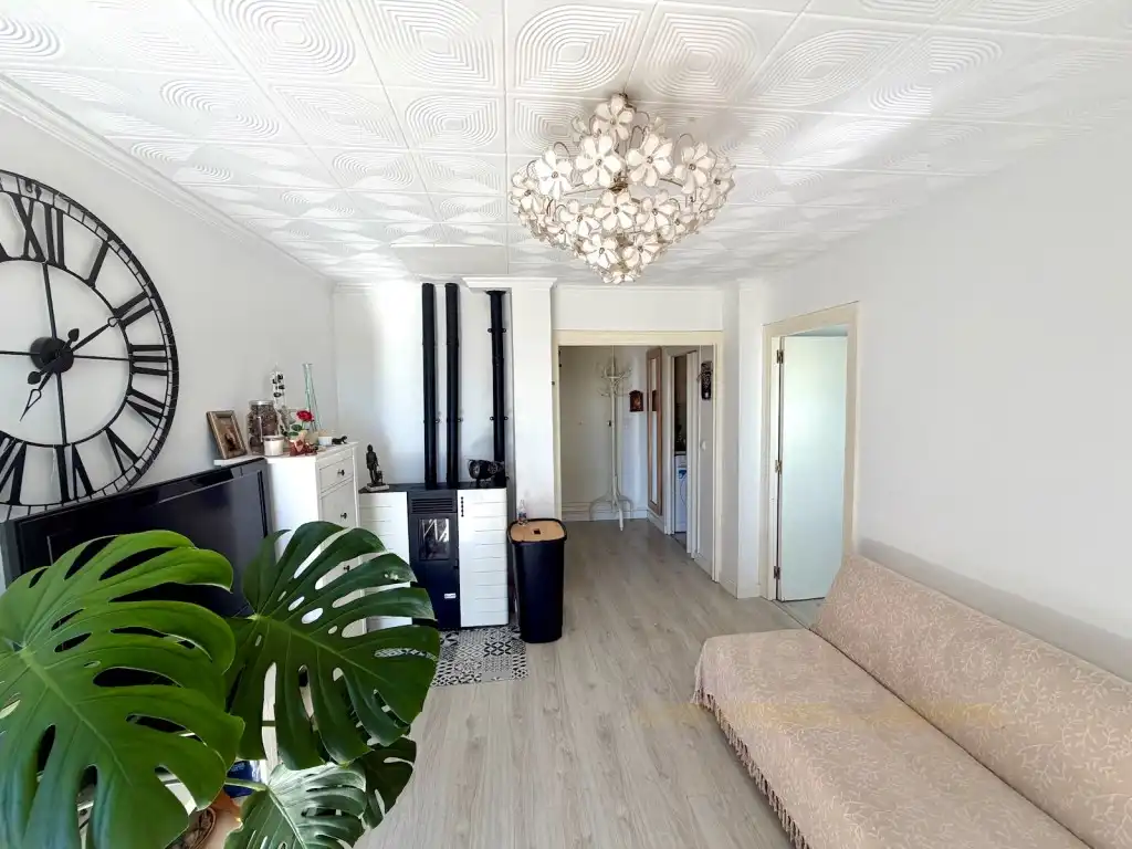 Sala d'estar de Pis en venda en Santa María de la Alameda, Madrid