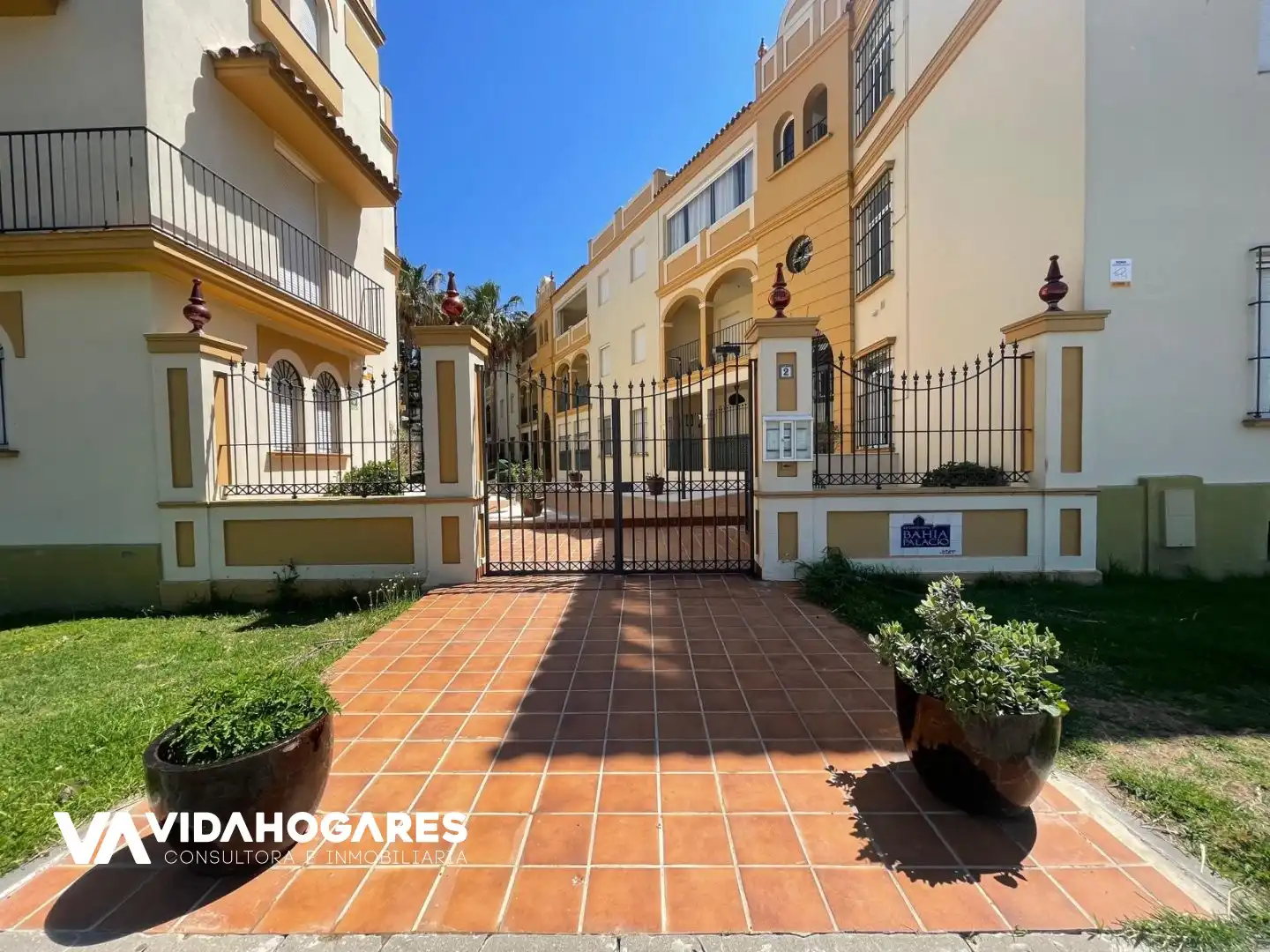 Exterior view of Flat for sale in Rota  with Terrace, Storage room and Swimming Pool
