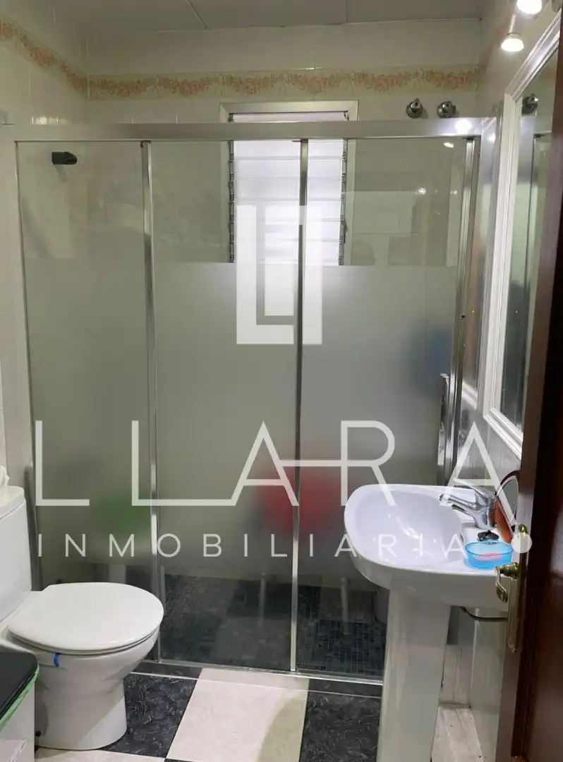 Bathroom of Flat for sale in Lucena  with Storage room, Furnished and Alarm