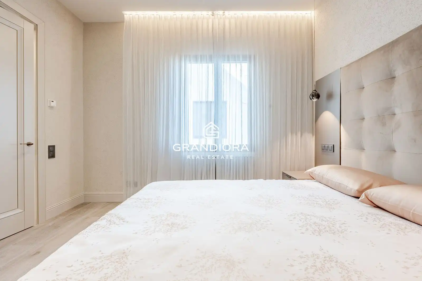 Habitación de Apartamento de alquiler en Badalona con Aire acondicionado, Calefacción y Amueblado