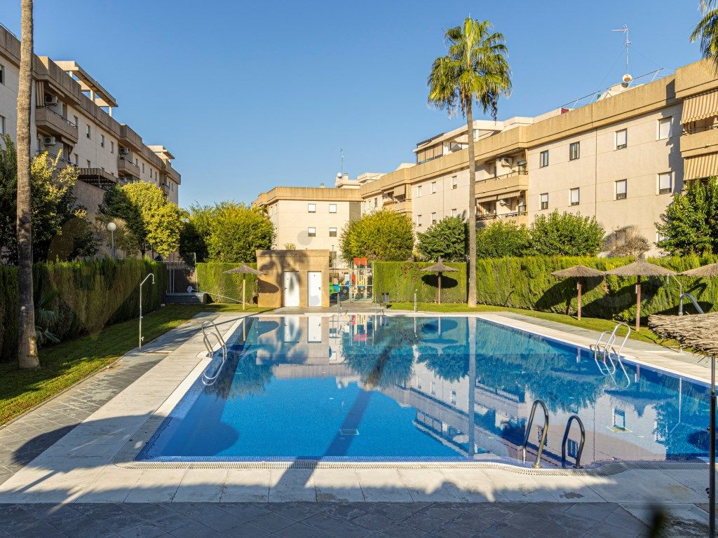 Swimming pool of Flat for sale in Jerez de la Frontera