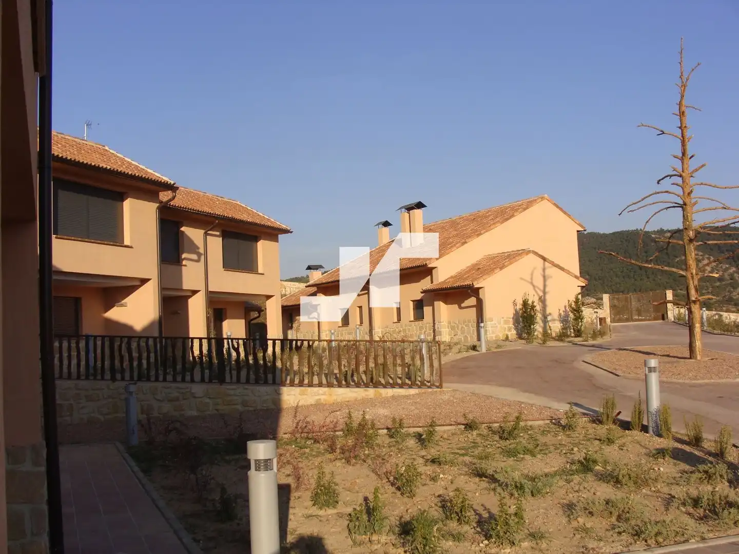 Vista exterior de Edificio en venta en Orea