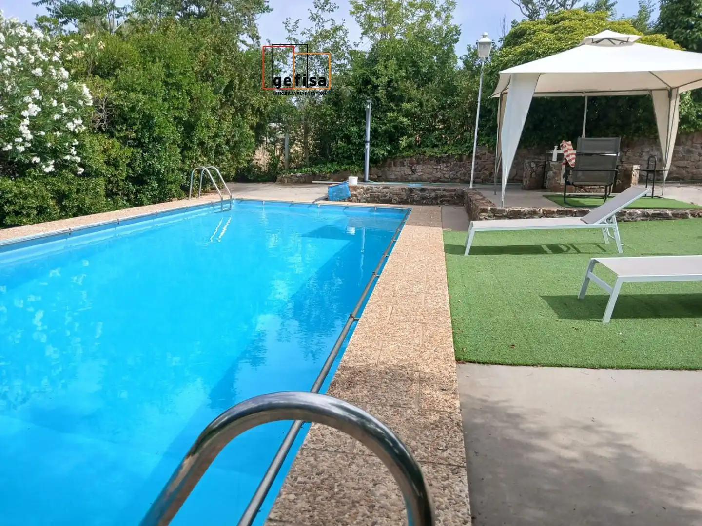 Piscina de Casa o chalet en venta en Santa Cruz de Mudela con Aire acondicionado, Calefacción y Terraza