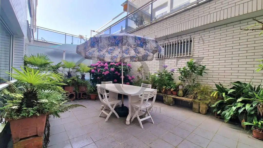 Flat with terrace for sale in Antiguo