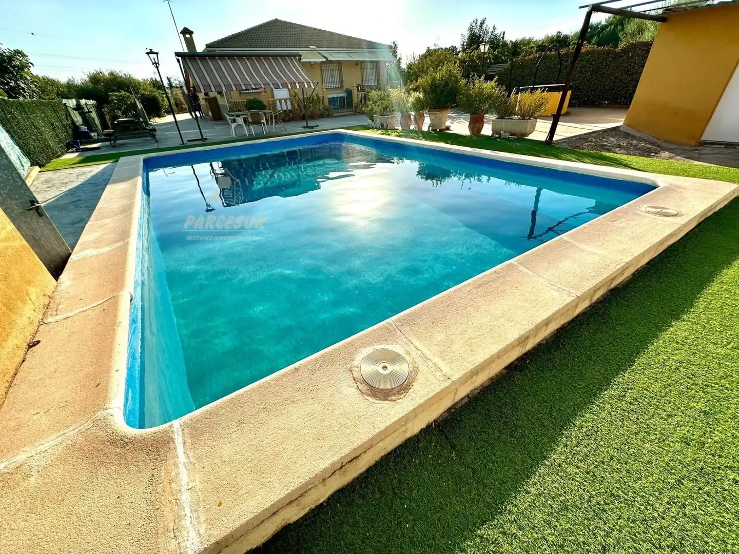 Piscina de Casa o xalet en venda en Córdoba amb Aire condicionat, Calefacció i Jardí privat