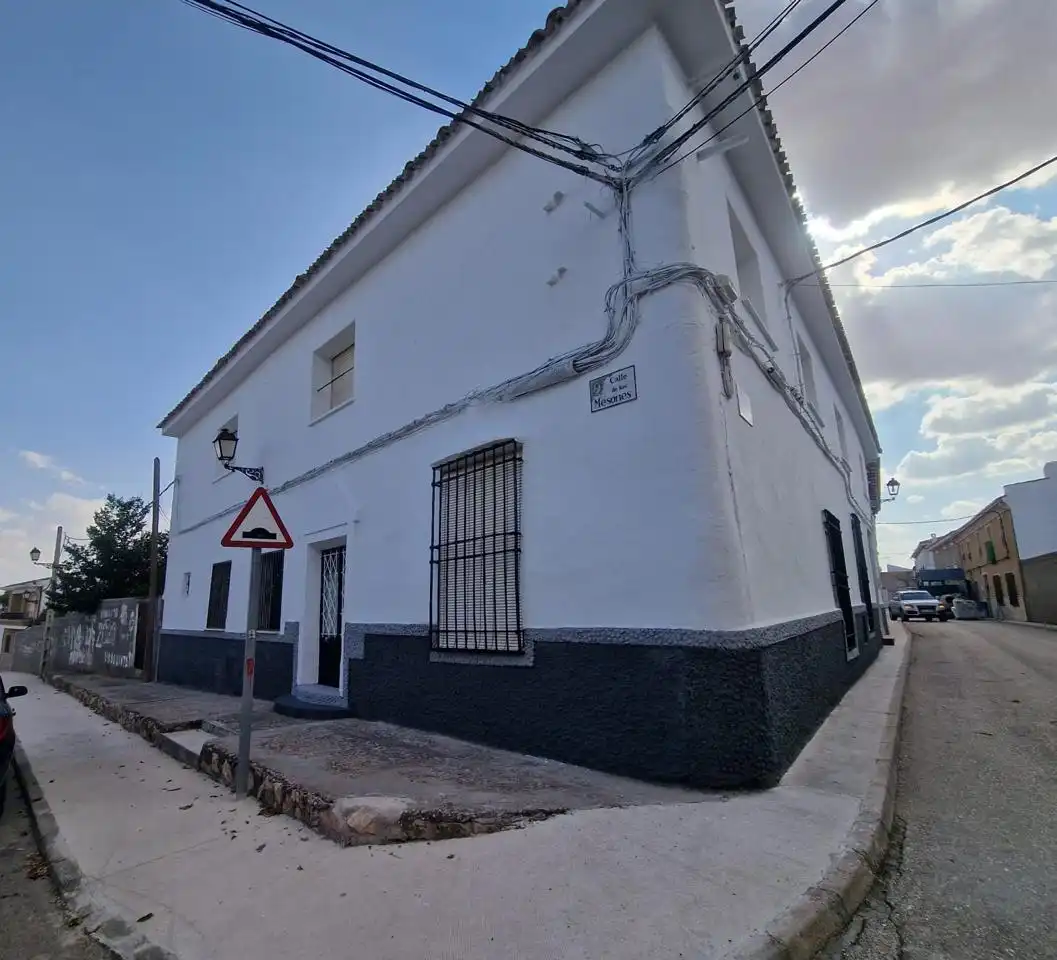 Außenansicht von Country house zum Verkauf in Pozorrubio de Santiago mit Heizung