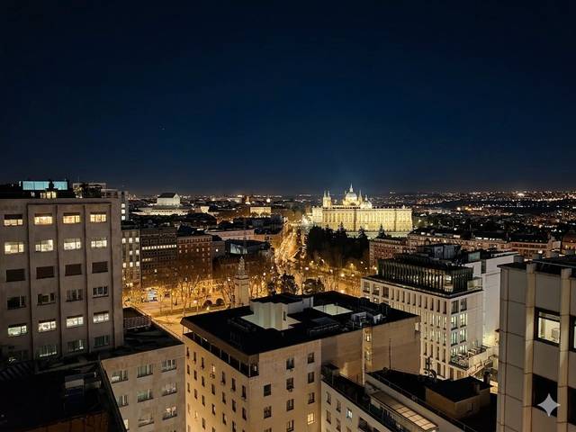 Apartamento en Alquiler en Calle de la Princesa en Argüelles