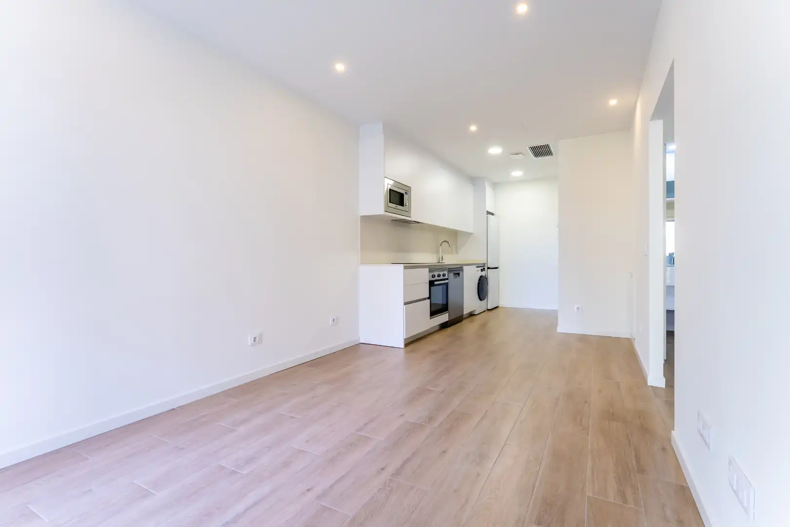 Flat for rent in Calle de Juan Ignacio Luca de Tena, 28, Salvador