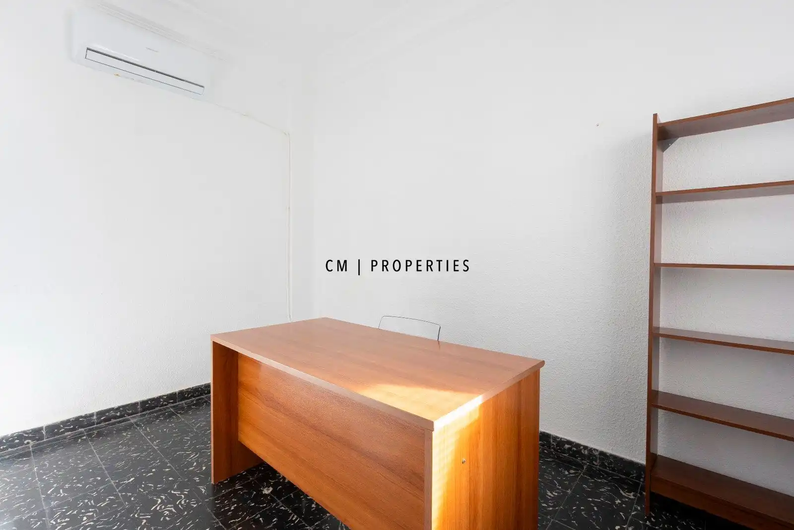 Office for rent in Valencia  with Air Conditioner, Heating and Furnished