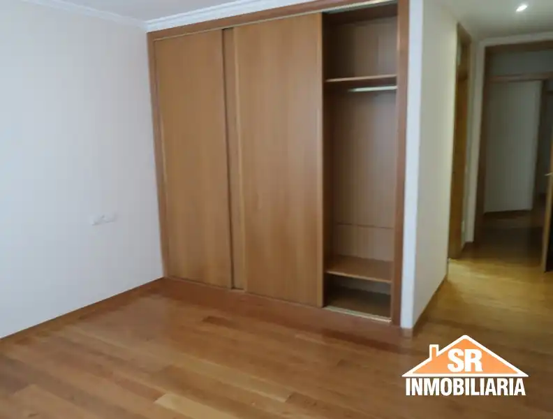 Pis de lloguer en A Coruña Capital  amb Calefacció, Parquet i Forn