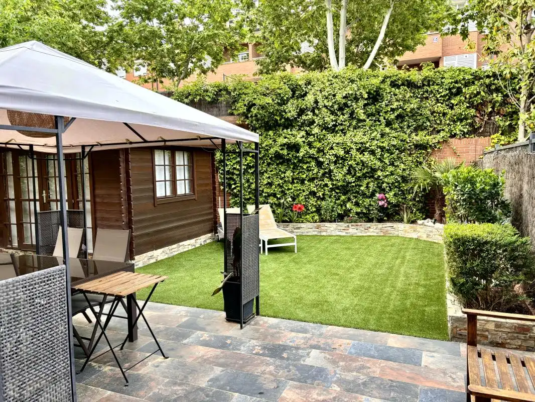Terrassa de Planta baixa en venda en Las Rozas de Madrid amb Aire condicionat, Calefacció i Jardí privat