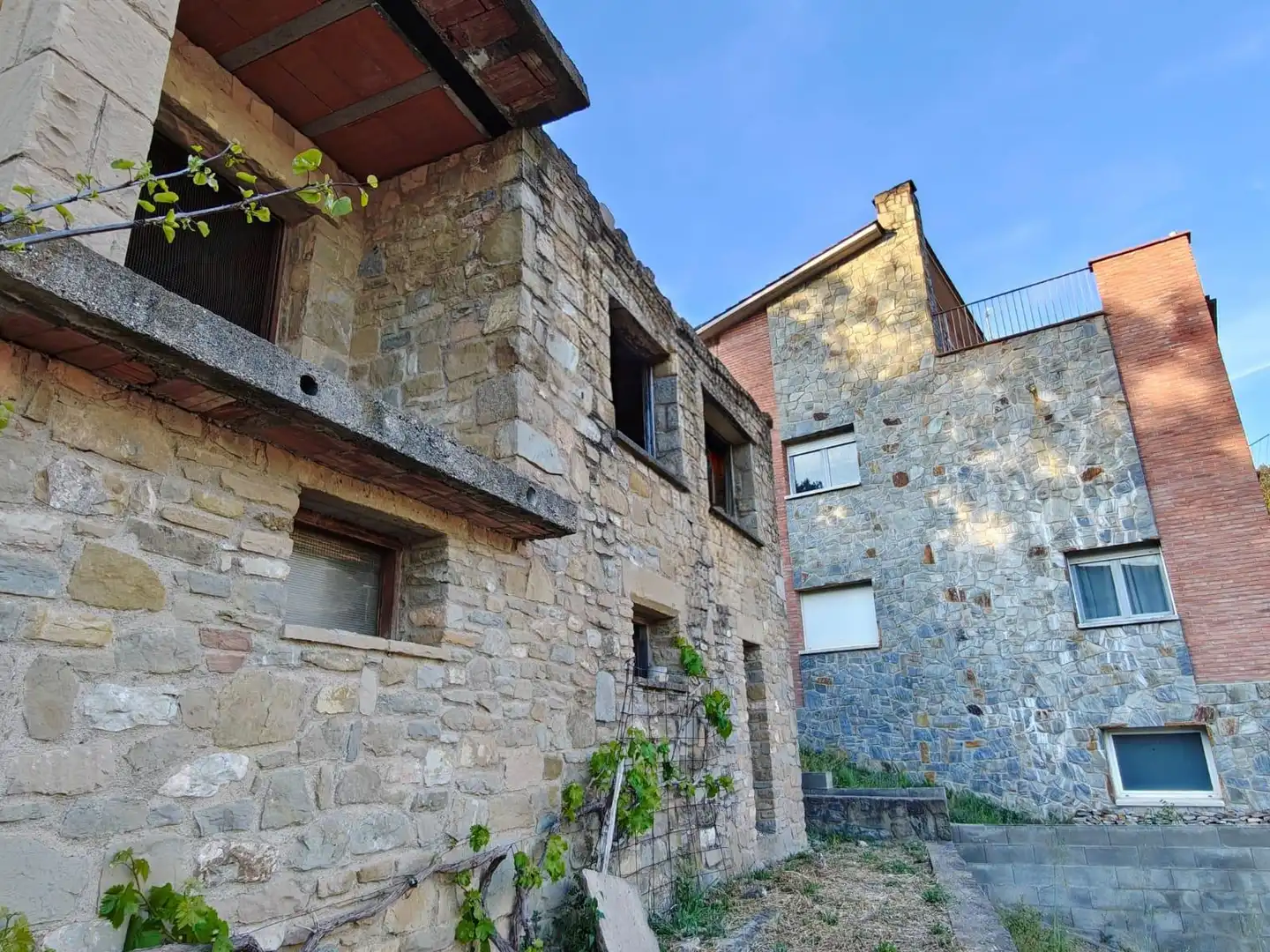 Außenansicht von Haus oder Chalet zum Verkauf in Monistrol de Calders mit Heizung, Privatgarten und Terrasse
