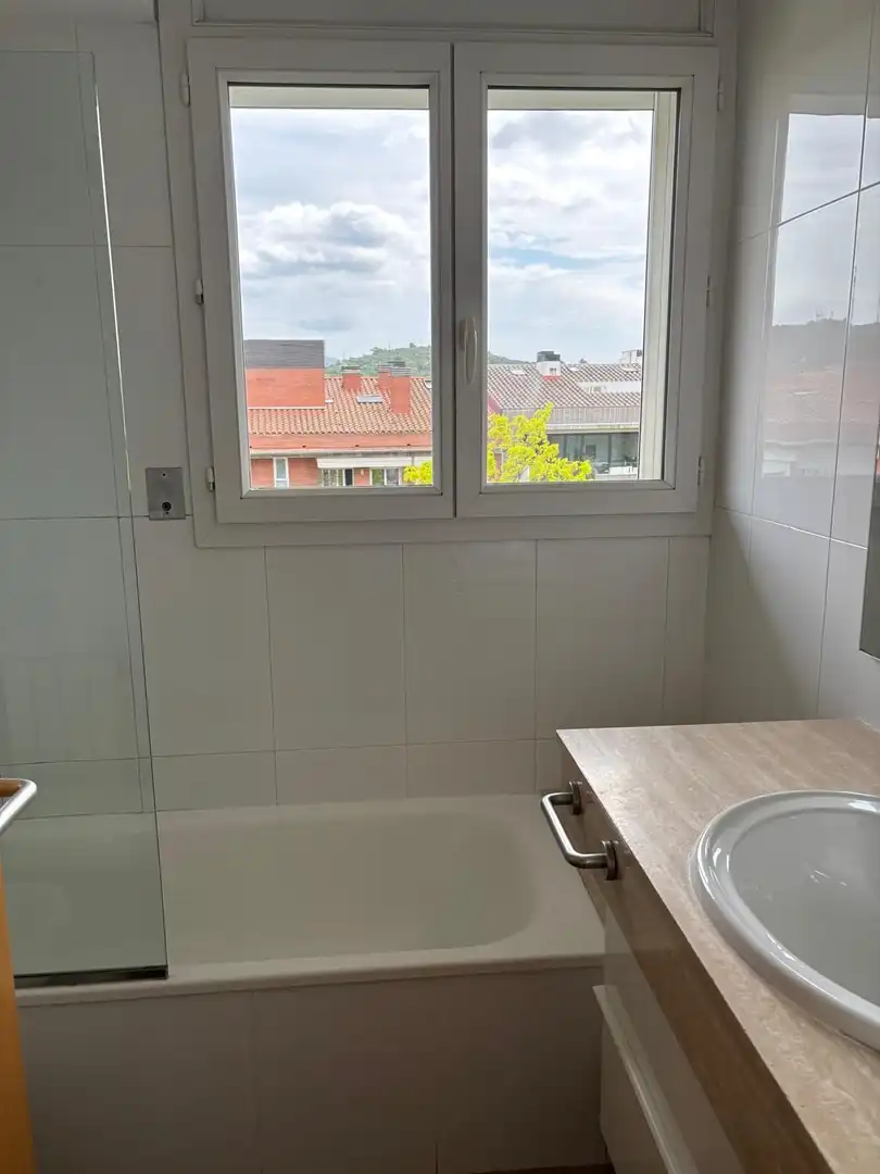 Badezimmer von Maisonette zur Miete in Girona mit Klimaanlage, Heizung und Terrasse