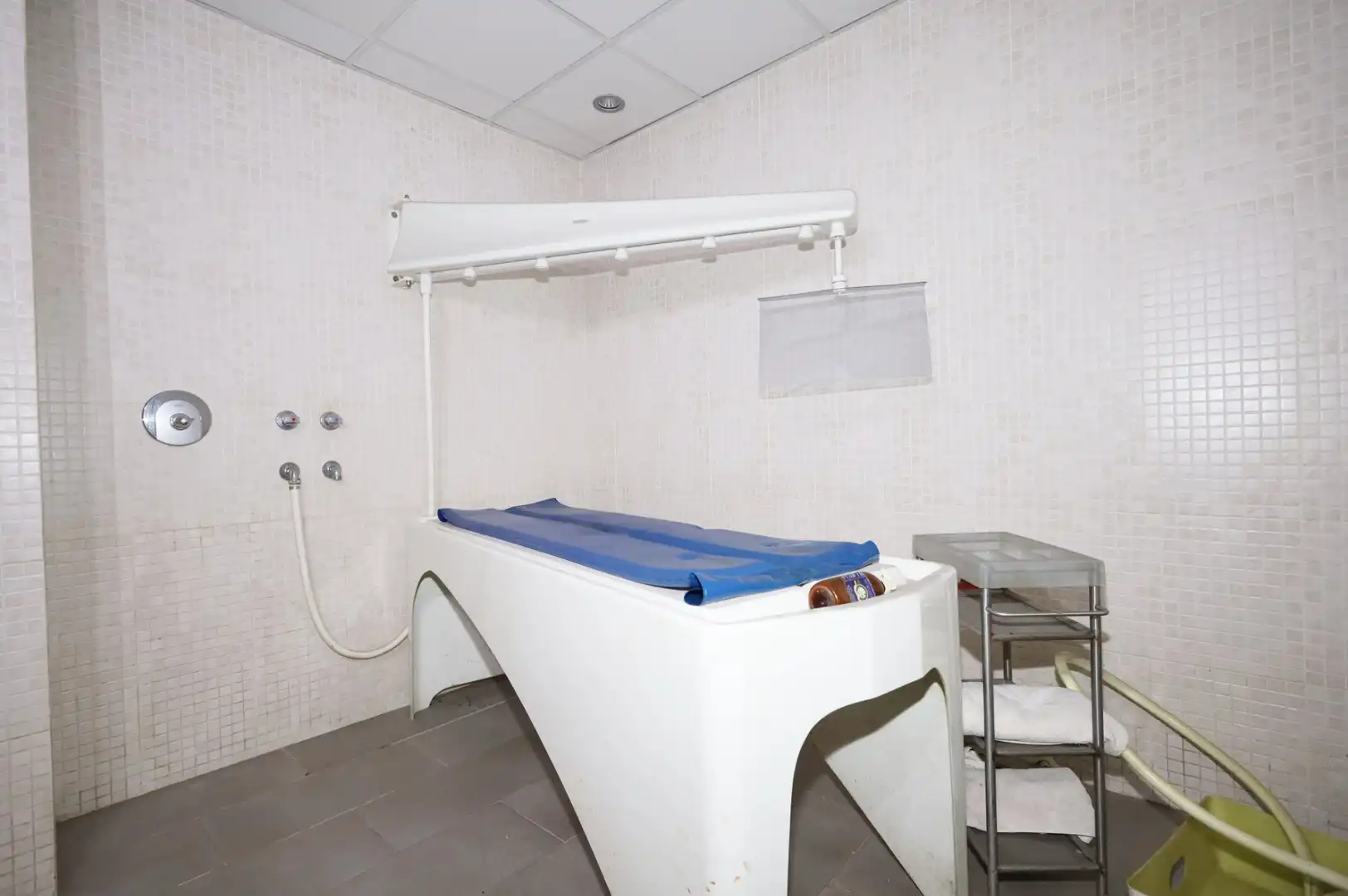 Schlafzimmer von Geschaftsraum zur Miete in Madrid mit Klimaanlage, Heizung und Möbliert
