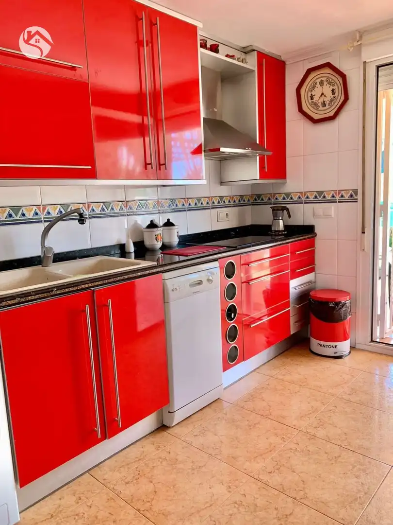 Cuina de Casa o xalet en venda en Arcas del Villar amb Calefacció, Terrassa i Traster
